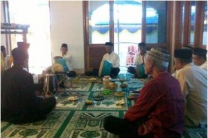 Pementasan Gembyung saat Peringatan aulid Nabi di Desa Bayuning